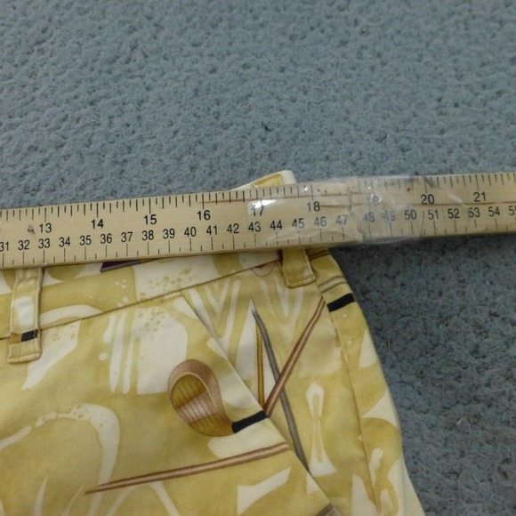 Loudmouth Golf Shorts Mens 36 Tan Floral Golf Club Flag Novelty Print Stretch - Picture 6 of 10